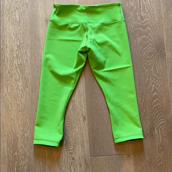 Lululemon reversible crop leggings - Picture 4 of 8